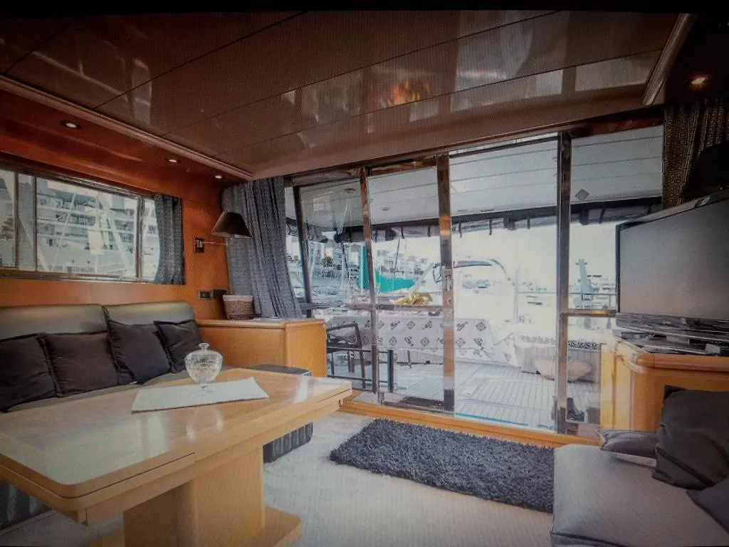 My Angelisa The Yacht Hotel Lissabon 0*,