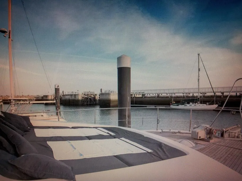 My Angelisa The Yacht Hotel Lissabon Botel
